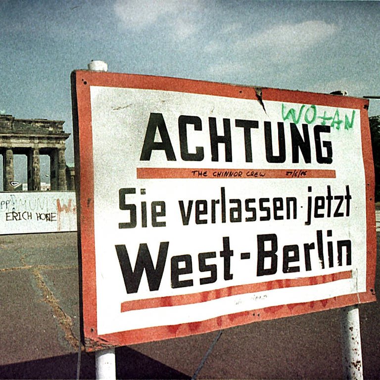 Ein Grenzübergang von Westberlin nach Ostberlin