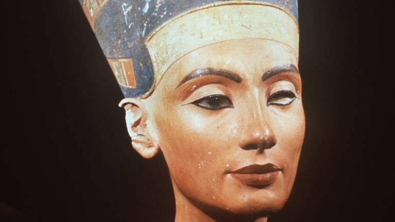 Kalksteinbüste der ägyptischen Königin Nofretete