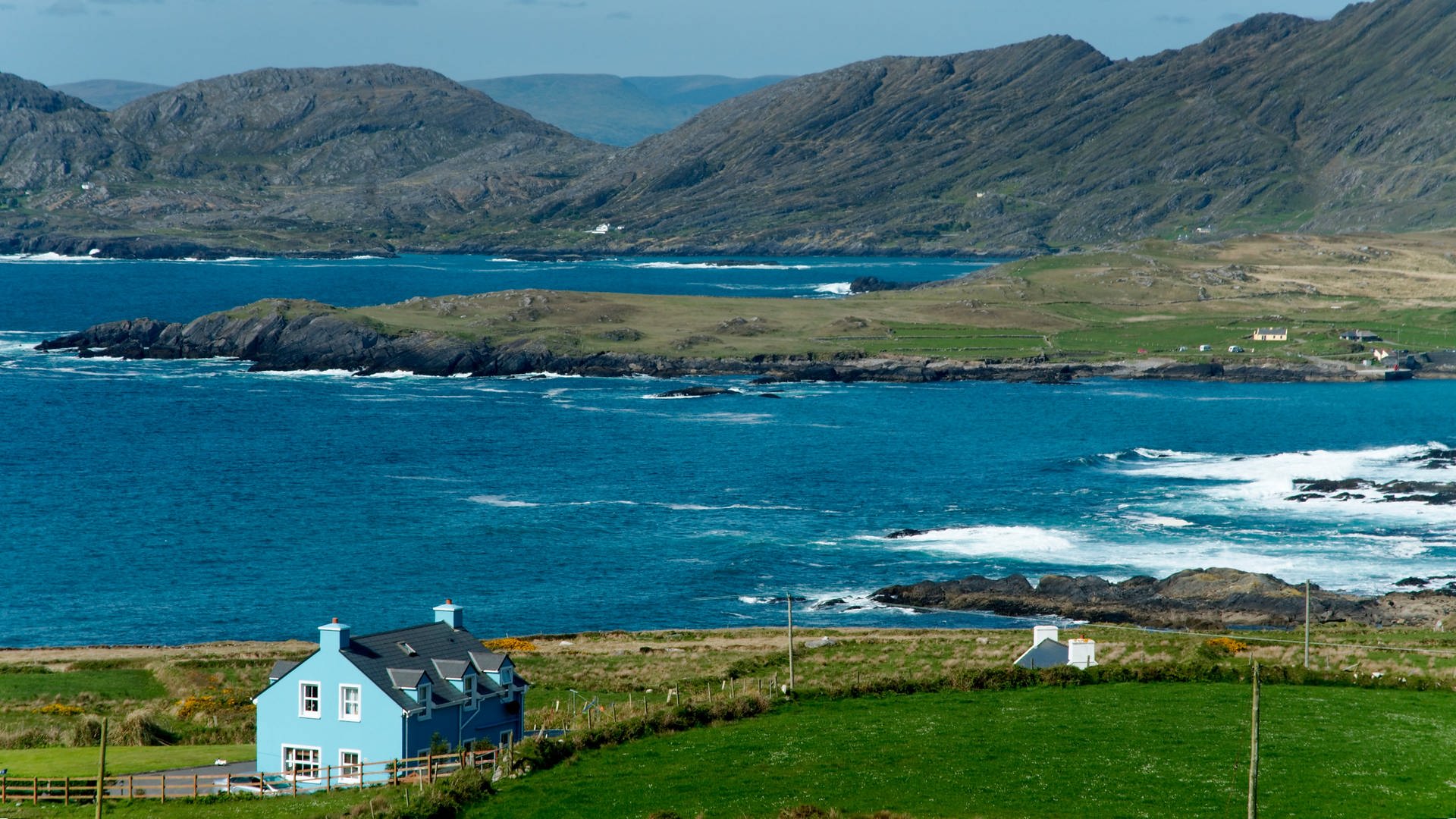 Irland - Landschaft mit Häusern
