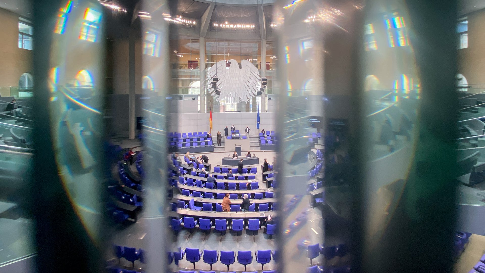 Der Blick in den Plenarsaal des Bundestags während der 219. Sitzung.