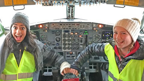 Pauline mit Muschda im Cockpit (Foto: SWR)