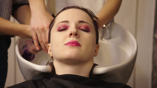 Styling-Tipp: Mit dieser Haarkur bekommen deine Haare Glanz