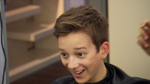 Moritz wird gestylt (Foto: SWR, SWR) Moritz wird gestylt