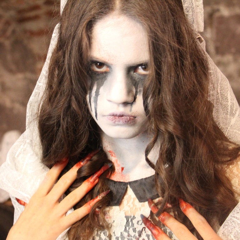 Gruselkostüm für Halloween: Horrorbraut (Foto: SWR)