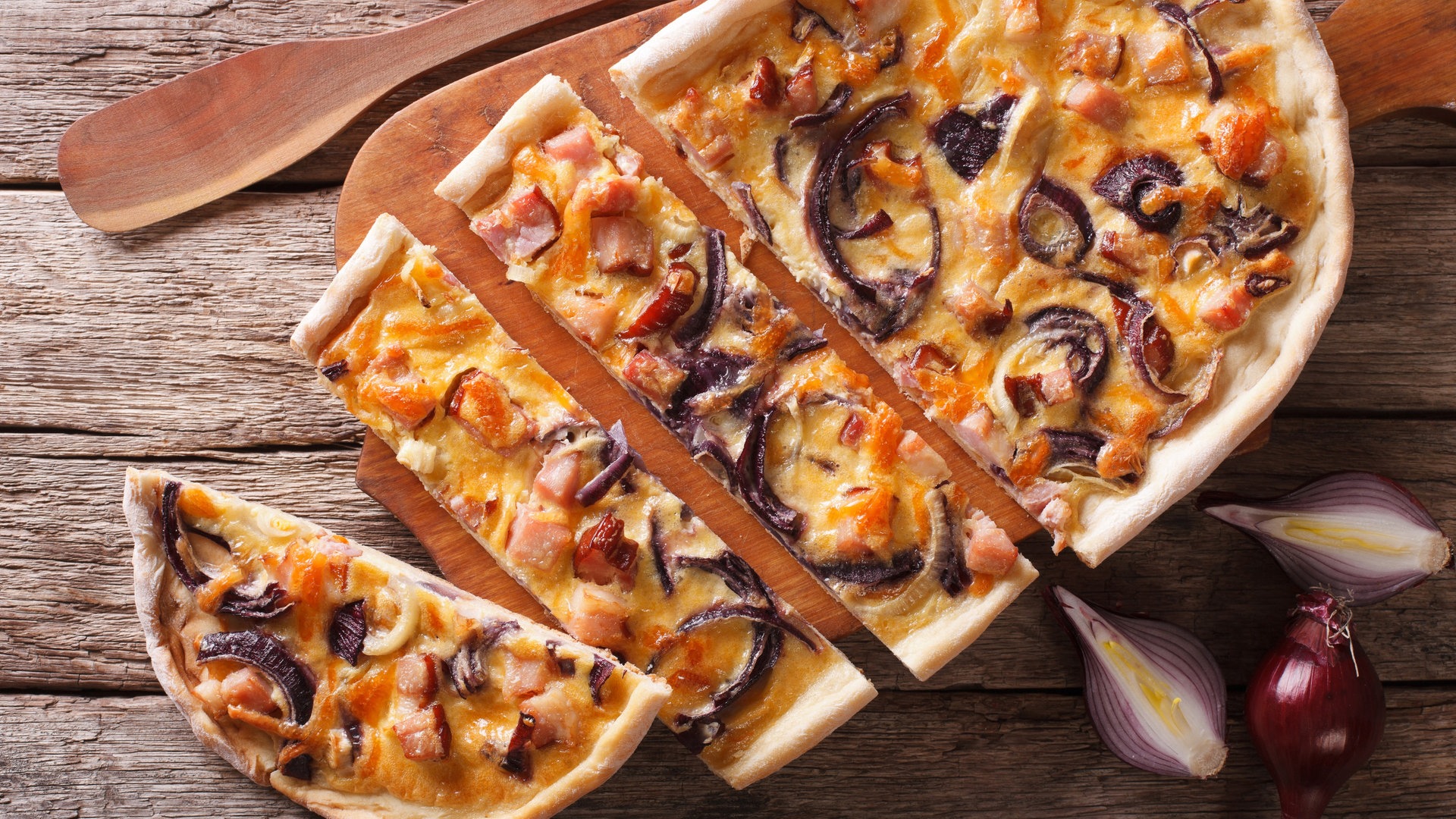 Foto: Colourbox, Colourbox/ALLEKO, Sergii Flammkuchen (Foto: Colourbox, Colourbox/ALLEKO, Sergii)