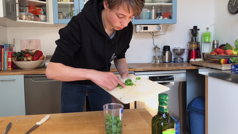 frisches Basilikum für das Pesto (Foto: SWR, SWR)