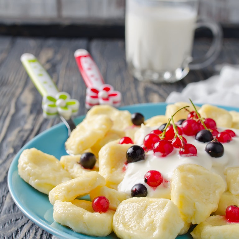 Faule Knödel mit Johannisbeeren (Foto: Fotolia)