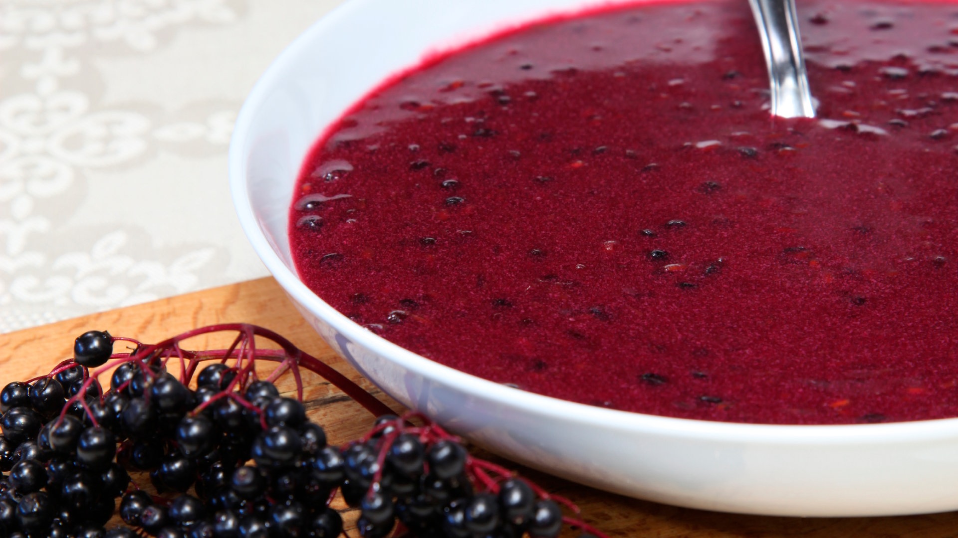 Foto: iStock Friesische Holundersuppe (Foto: iStock)