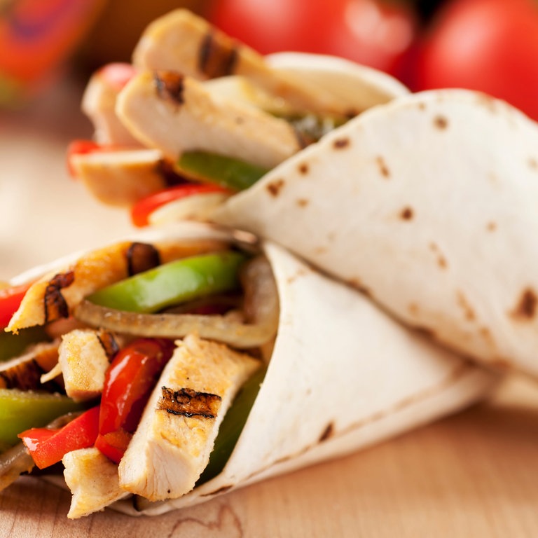 Fajitas (gefüllte Weizentortillas) (Foto: iStock)