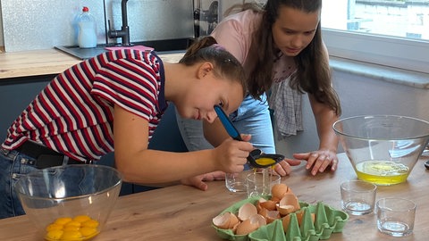 Eier trennen (Foto: SWR)