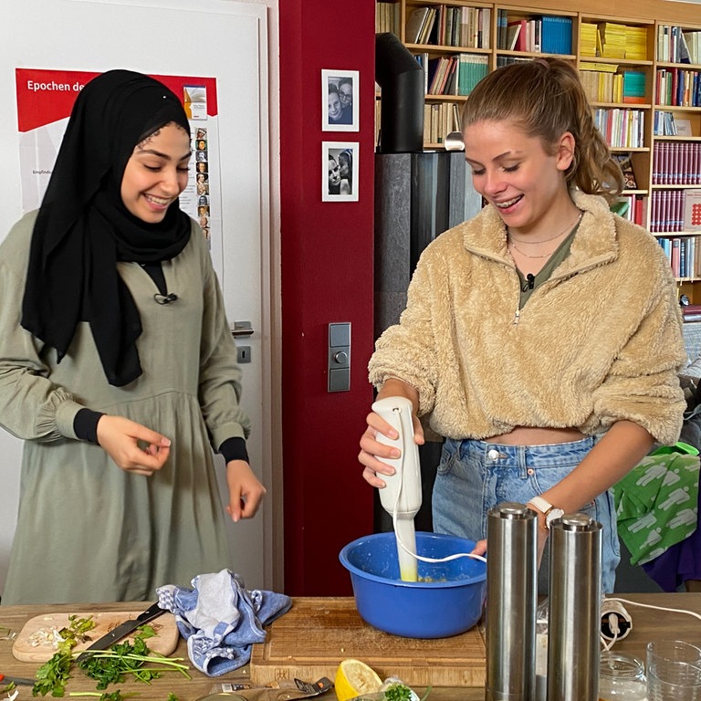 Falafeln zur Popsong-Challenge (Foto: SWR)