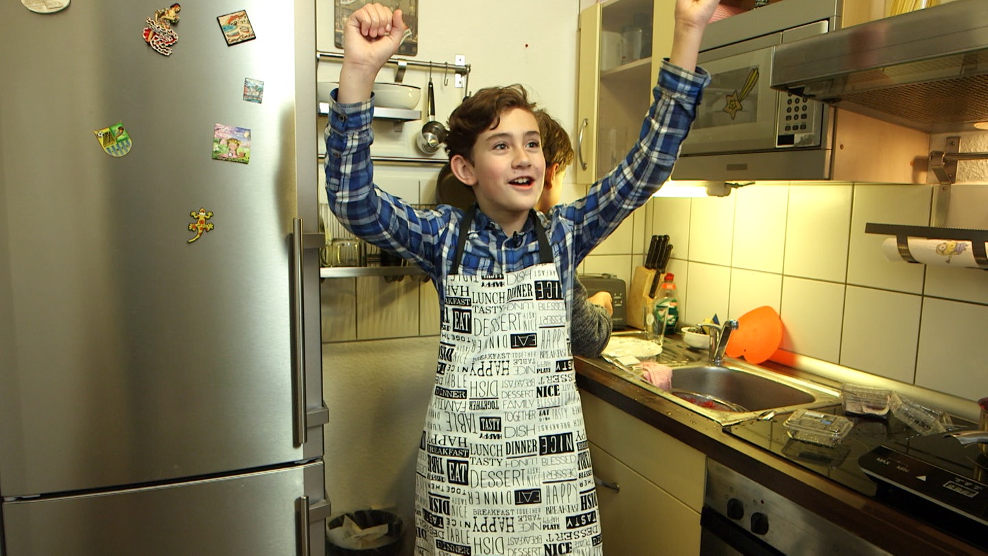 Michael kocht Faule Knödel aus der Ukraine. (Foto: SWR)