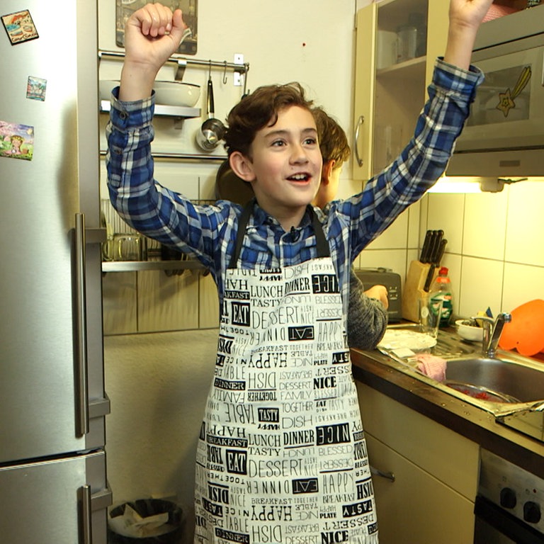 Michael kocht Faule Knödel aus der Ukraine. (Foto: SWR)