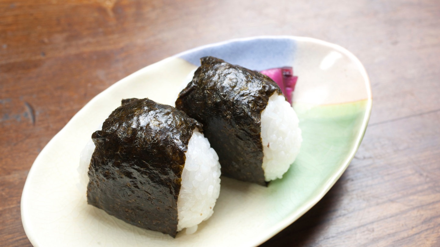 Onigiri (Japanische Reisbällchen) (Foto: iStock)