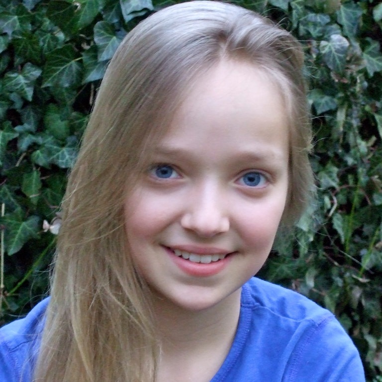 Sophia Scheske spielt Kim Hecker (Foto: SWR, Maria Wiesler)