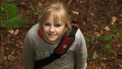 Nelly steht im Wald (Foto: SWR)
