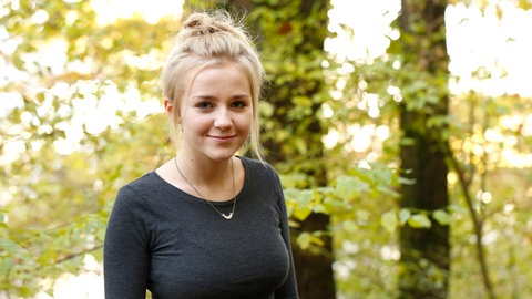 Jule-Marleen Schuck spielt die Nelly Spieker. (Foto: SWR, Katharina Flamm)