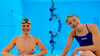 Synchronschwimmer Georgia und Robin am Beckenrand. (Foto: SWR)
