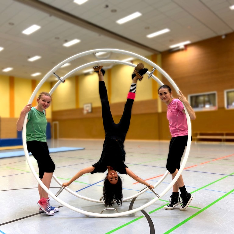 Malina und Muschda und Rebecca am Rhönrad  (Foto: SWR)