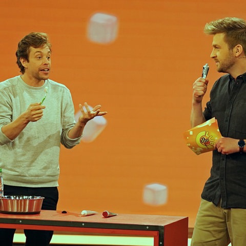 Checker Tobi testet Zahnpasta (Foto: SWR)