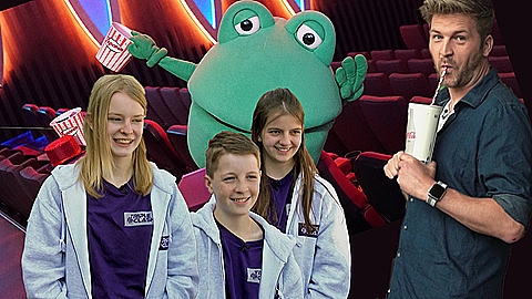 Lisa, Tim und Emma gegen Johannes im Kino (Foto: SWR)