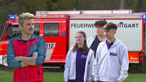 Elisabeth, Hamza und Malek gegen Johannes bei der Stuttgarter Feuerwehr (Foto: SWR)