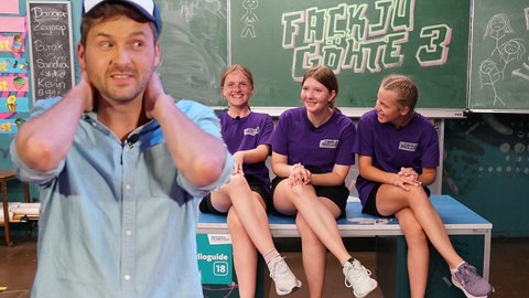 Fee, Jule, Svenja gegen Johannes in der Bavaria Filmstadt (Foto: SWR)