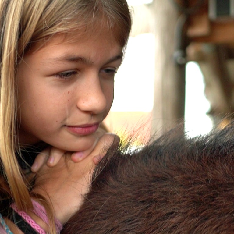 Luisa auf dem Kinderbauernhof (Foto: SWR)