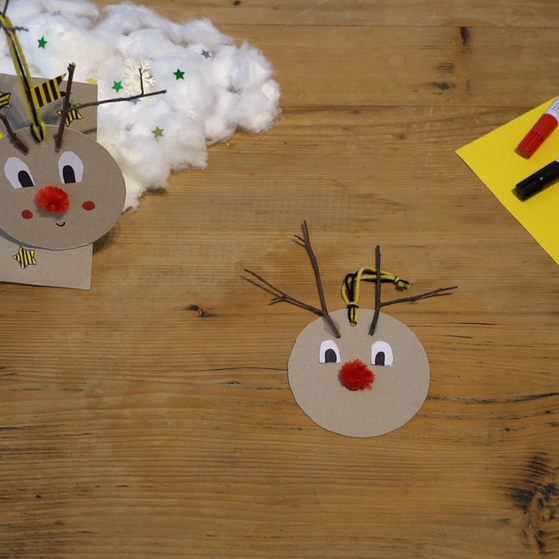 Weihnachtskarte mit Anhänger (Foto: SWR, Alina Mann, Tzu-Hsuan Chuang) Weihnachtskarte mit Anhänger
