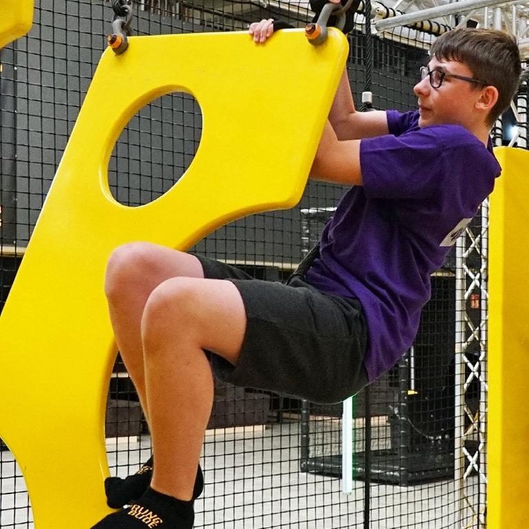 Johannes und seine 3 Kontrahenten in der Trampolin- und Parkour-Halle