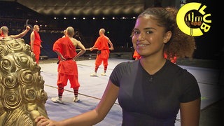 Tigerenten-Reporterin Filipa backstage bei der Shaolin-Kung-Fu-Show (Foto: SWR) Tigerenten-Reporterin Filipa backstage bei der Shaolin-Kung-Fu-Show