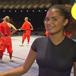 Tigerenten-Reporterin Filipa backstage bei der Shaolin-Kung-Fu-Show