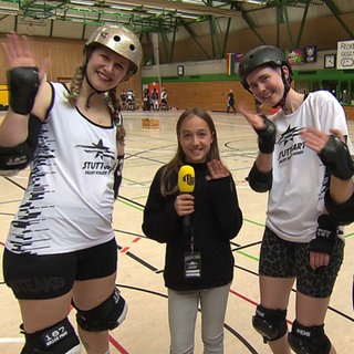 Karla mit Spielerinnen der Stuttgart Valley Roller Derby