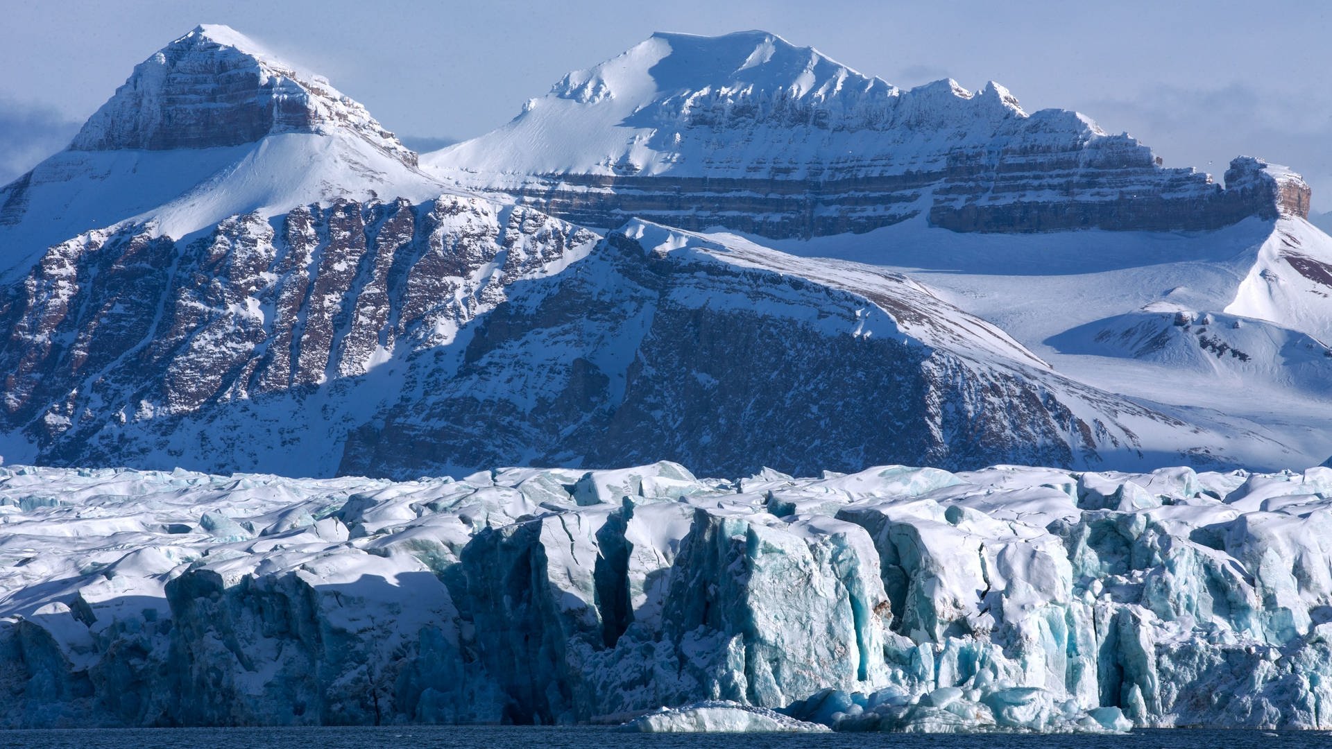 Das Blaue Eis der Kongsfjord-Gletscherfront (Foto: picture-alliance / Reportdienste, Foto: dpa-Zentralbild/ Jens Büttner)