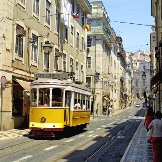 Foto: Colourbox Straßenbahn in Lissabon (Foto: Colourbox)