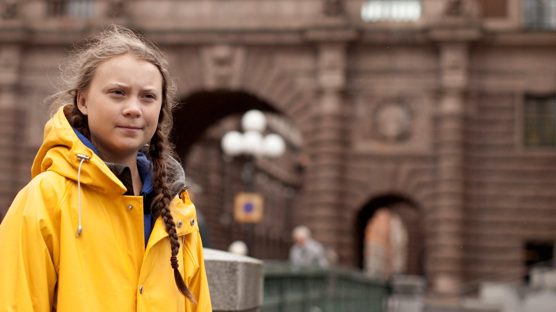 Greta in ihrer gelben Regenjacke  (Foto: picture-alliance / Reportdienste, Picture Alliance)