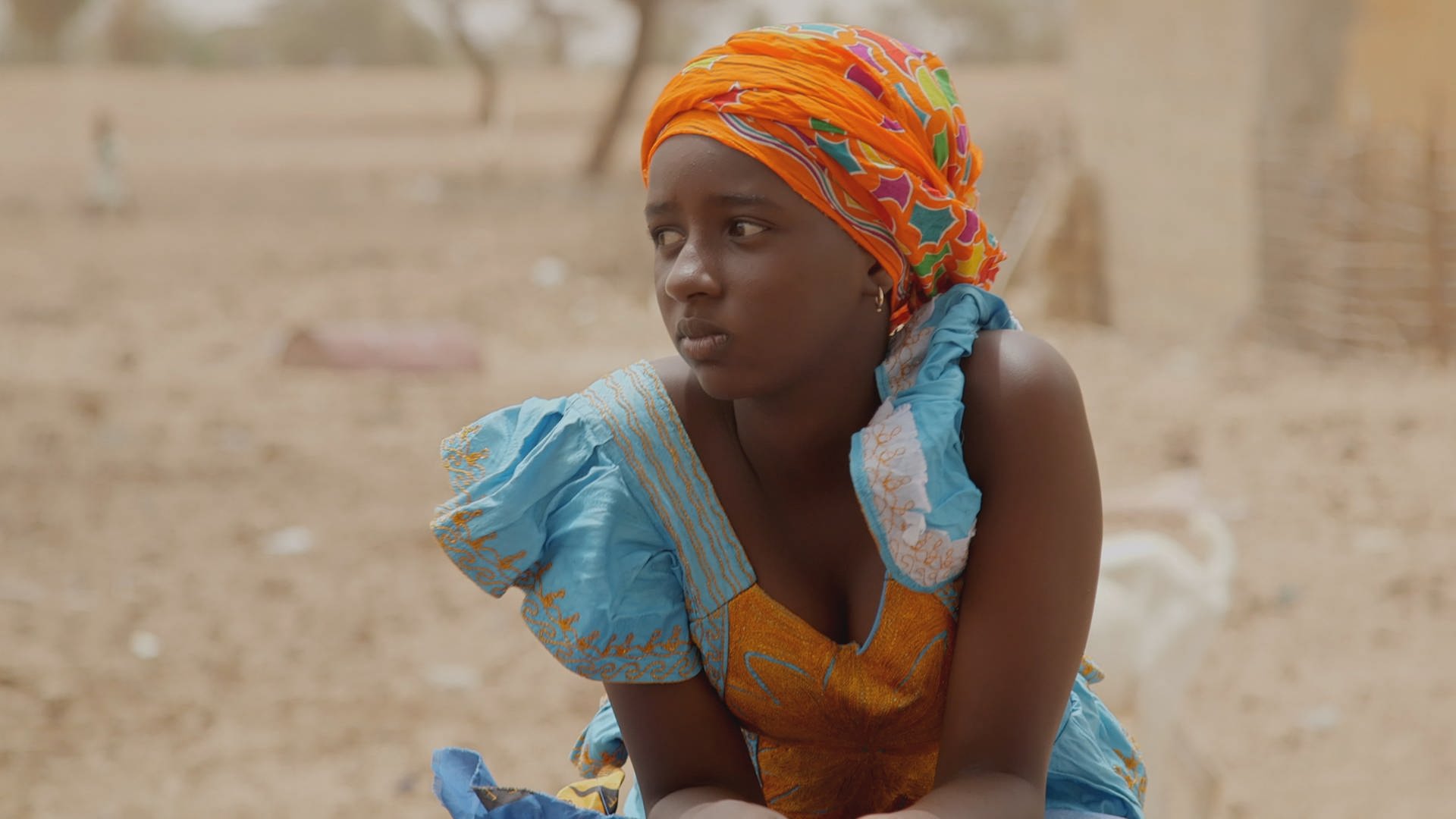 Portrait von Fatou. Die 14-jährige lebt im Senegal am Rande der Sahara.  (Foto: SWR, Irja von Bernstorff)