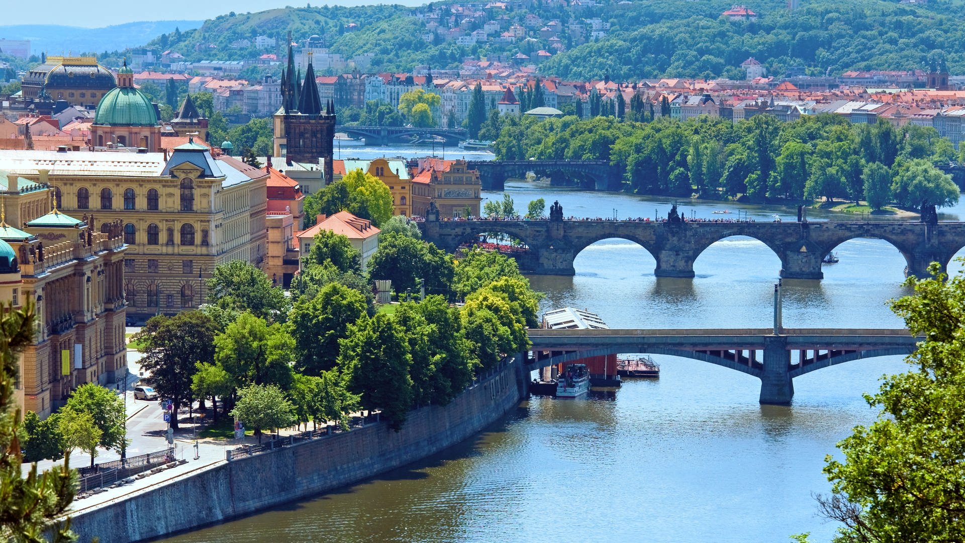 Die Moldau entlang der Altstadt von Prag (Foto: Colourbox)