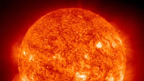 leuchtende Korona der Sonne (Foto: dpa Bildfunk, Foto: A3077 epa afp Nasa)