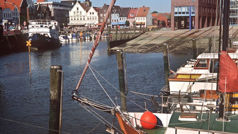 Foto: dpa Bildfunk, Name des Autors/Fotografen: C2148 Poguntke Flut (Foto: dpa Bildfunk, Name des Autors/Fotografen: C2148 Poguntke)