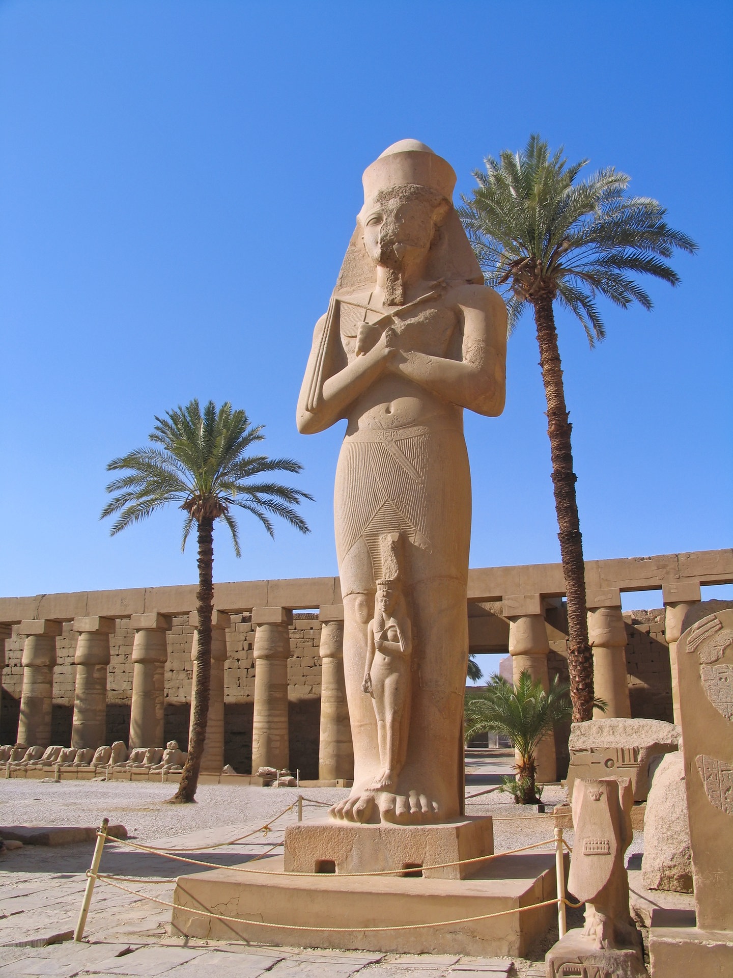 Foto: Colourbox Die Statue von Ramses II. im Karnak Tempel (Foto: Colourbox)