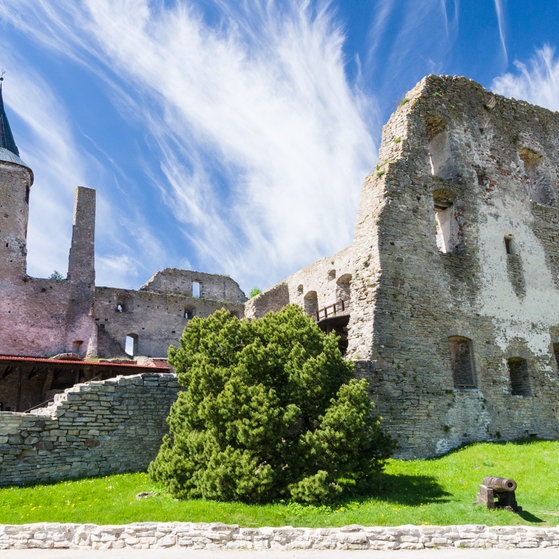 Die Burg von Haapsalu liegt in West-Estland.