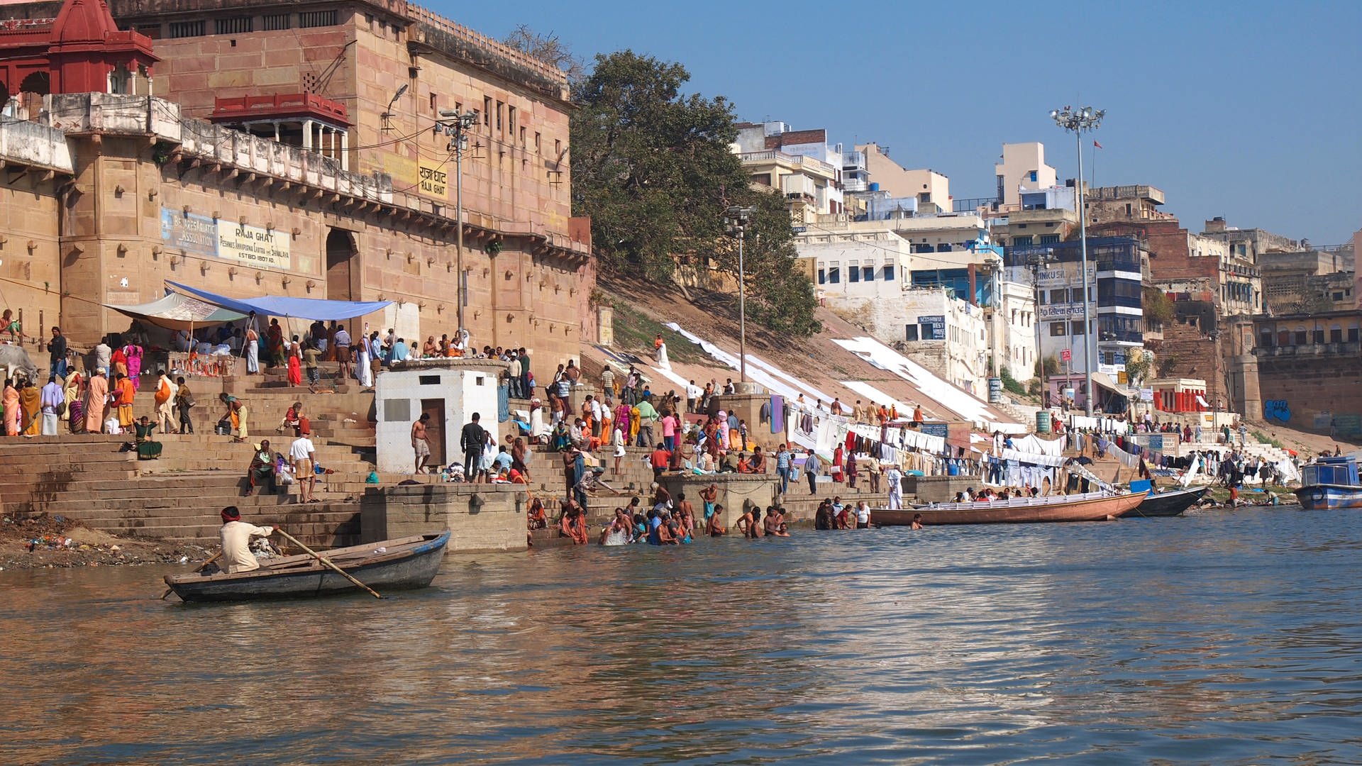 Rituelles Bad im Ganges (Foto: Colourbox)