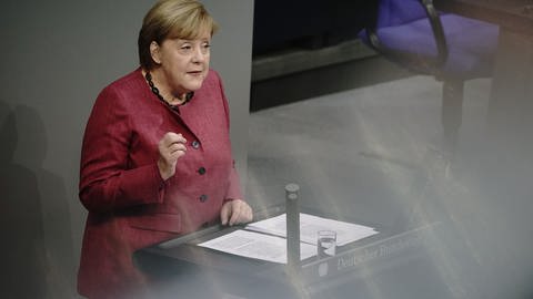 Bundeskanzlerin Angela Merkel (CDU) im Bundestag. (Foto: picture-alliance / Reportdienste, picture alliance/dpa | Michael Kappeler)