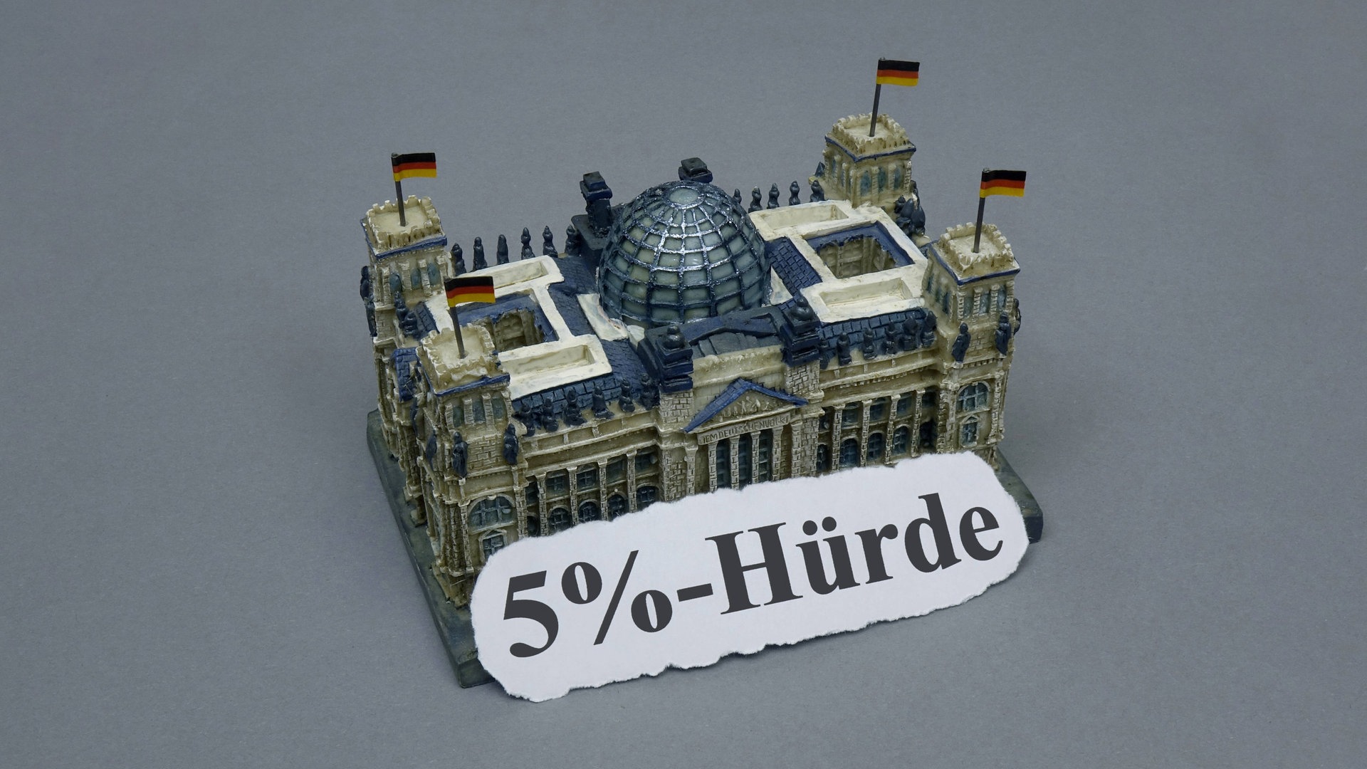 Foto: IMAGO, IMAGO / Steinach 5-Prozent-Hürde: Nicht jede Partei darf in den Bundestag ziehen (Foto: IMAGO, IMAGO / Steinach)