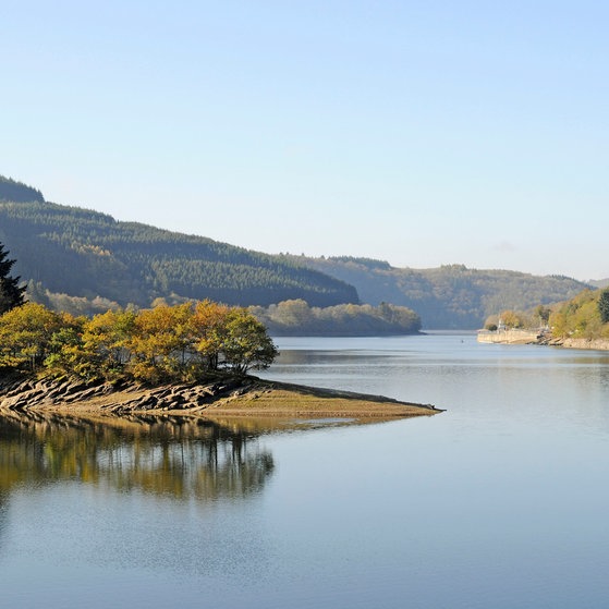 Obersauer Stausee, Esch sur Sure, Luxemburg (Foto: picture-alliance / Reportdienste, B. Bönsch)