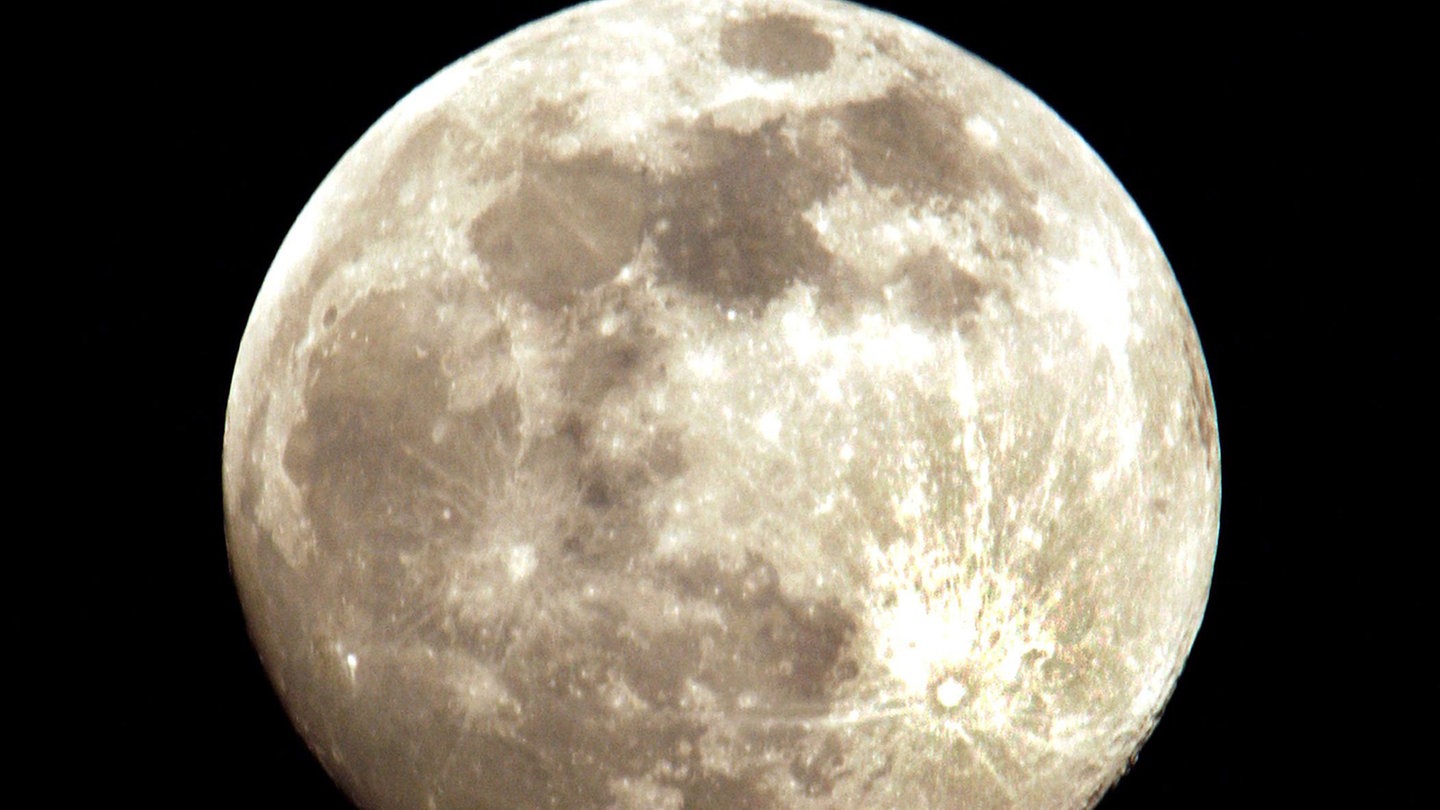 Vollmond am Nachthimmel (Foto: dpa Bildfunk, Foto: A3276 Martin Gerten)