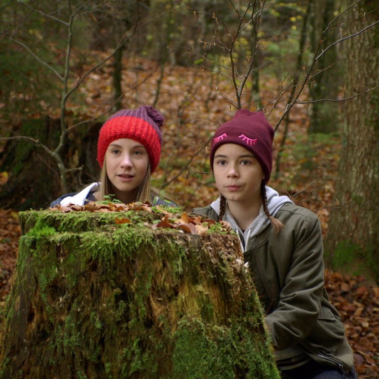 Leo und Paulina im Wald