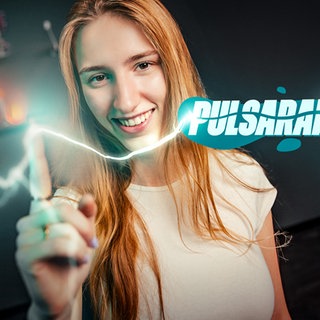 Pulsarah-Sarah mit Blitzen