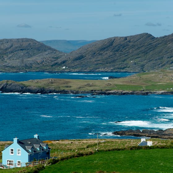 Irland - Landschaft mit Häusern